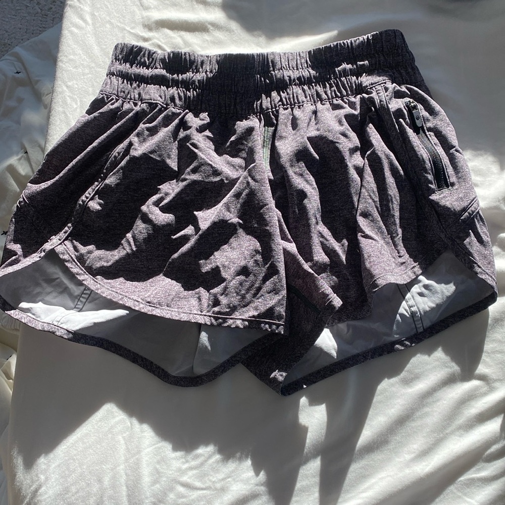 Lululemon Hottie Hottie 4 inch grey